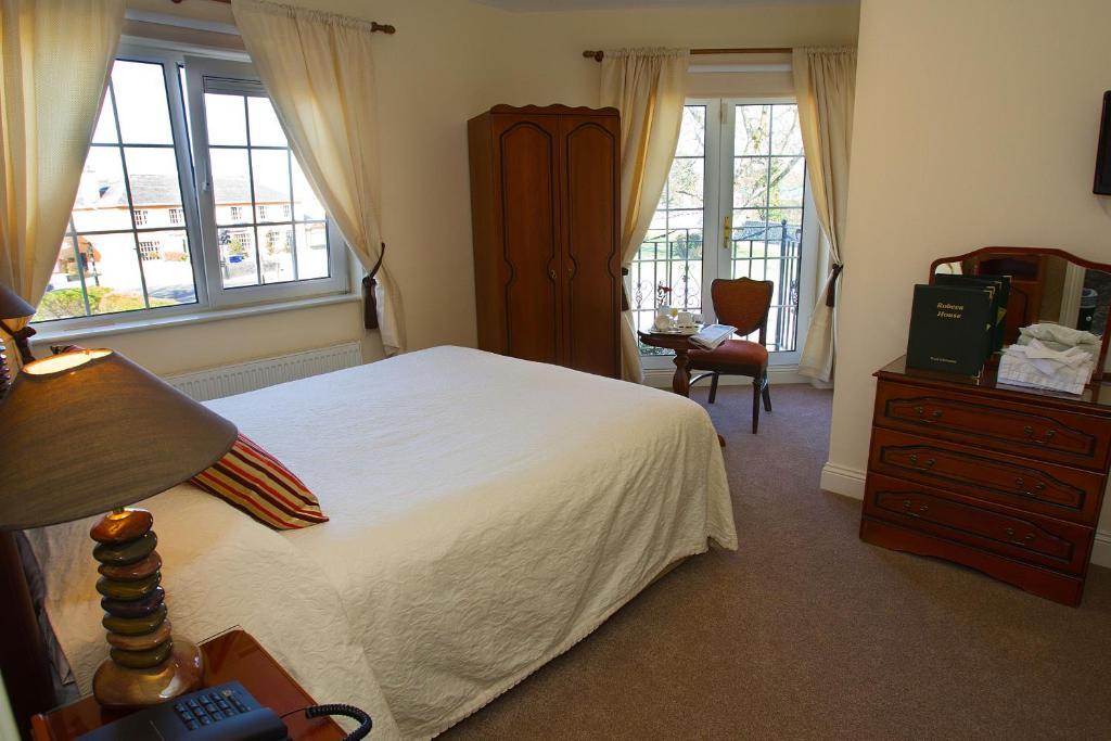 Robeen House Hotel Cill Airne Esterno foto