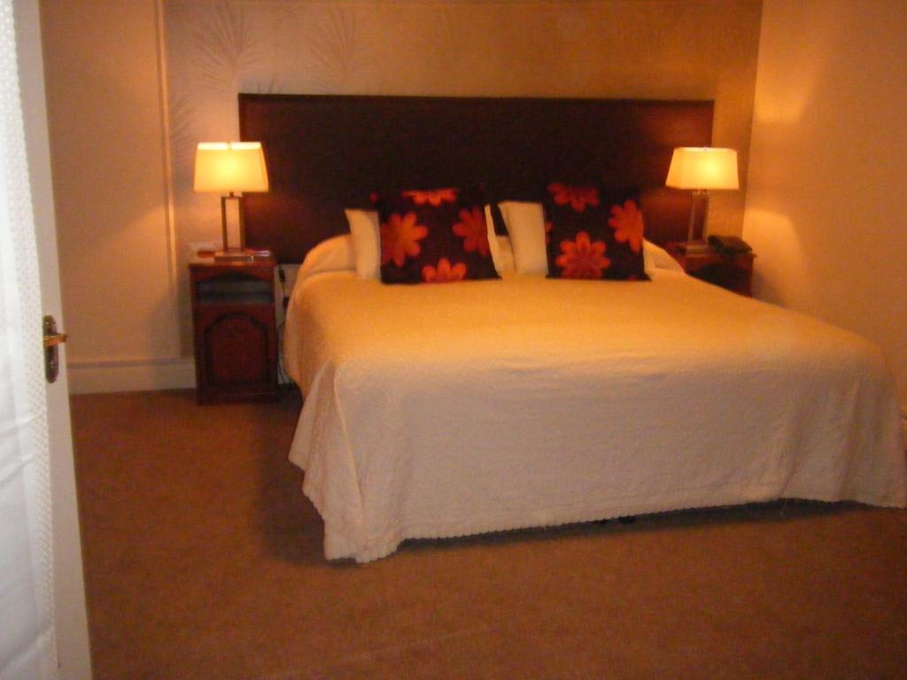 Robeen House Hotel Cill Airne Esterno foto