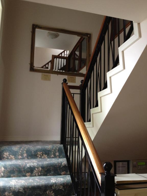 Robeen House Hotel Cill Airne Esterno foto