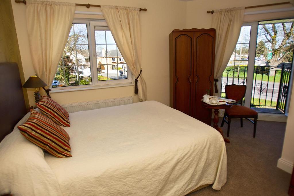 Robeen House Hotel Cill Airne Esterno foto